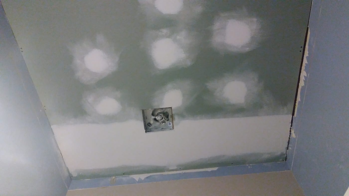 Tray Ceiling & Crown Molding — photo 1