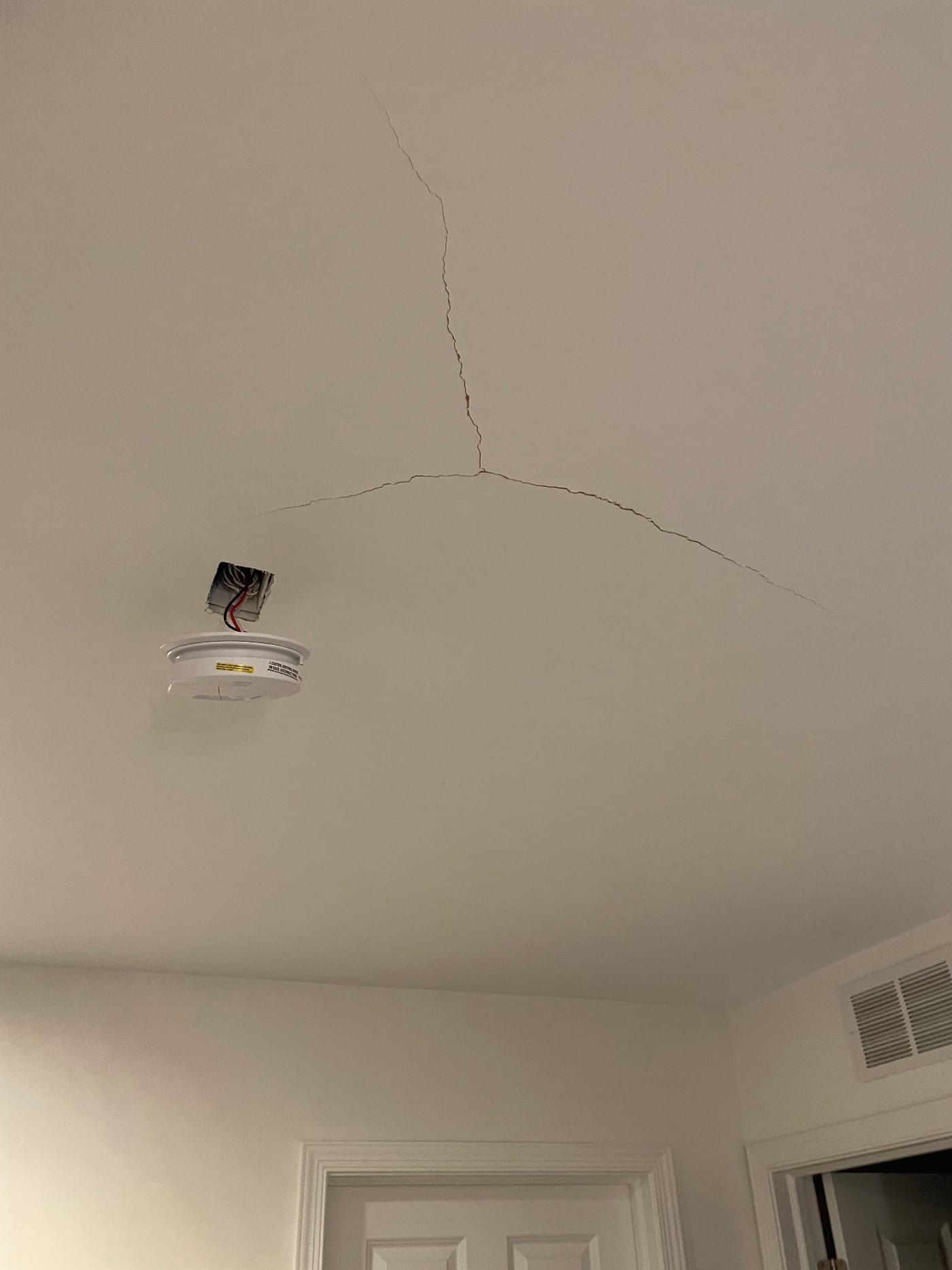 Vaulted Ceiling Crack Repair — photo 1